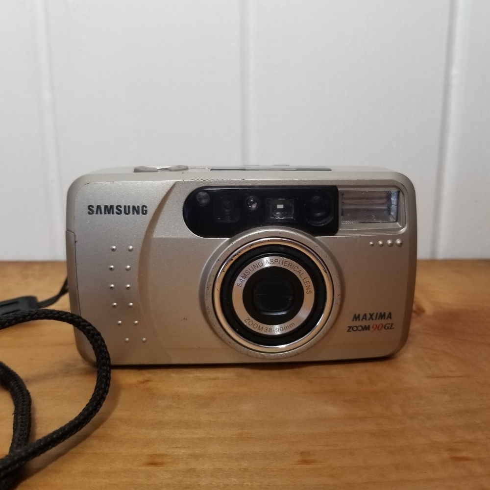 90s Vintage Samsung Maxima Zoom 90GL 35mm Point & Shoot Film Camera Wrist Strap